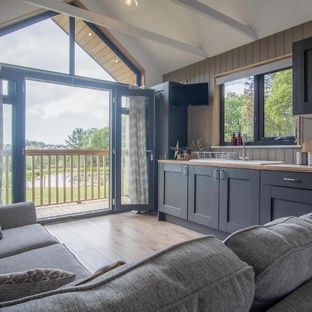 Cabin In The Woods - 1 Bedroom Lodge - Kilgetty Stepaside  外观 照片