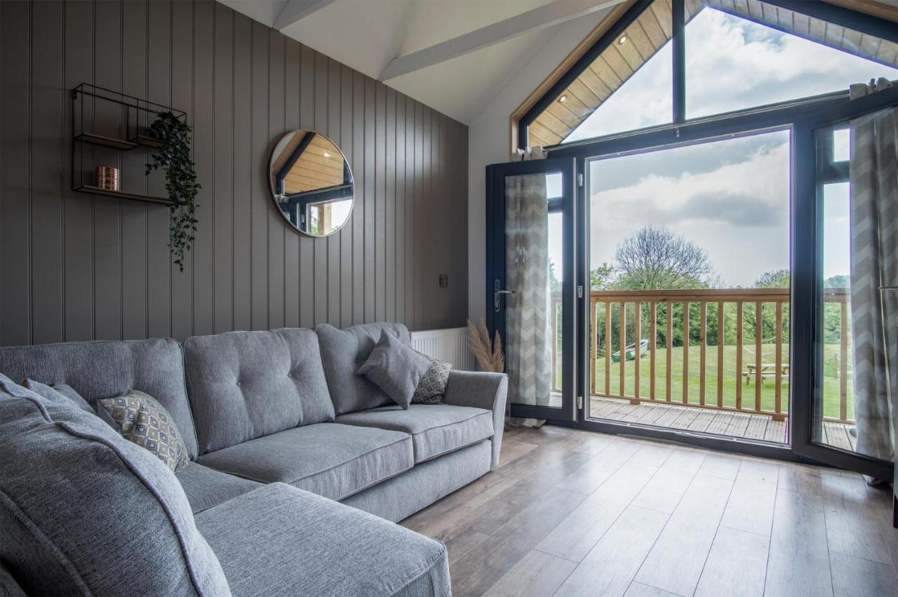Cabin In The Woods - 1 Bedroom Lodge - Kilgetty Stepaside  外观 照片
