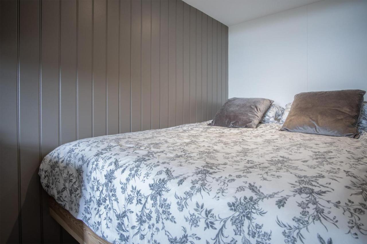Cabin In The Woods - 1 Bedroom Lodge - Kilgetty Stepaside  外观 照片